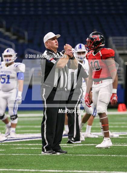 Thumbnail 1 in Wagner vs Veterans Memorial (UIL 5A Quarterfinal Playoff) photogallery.