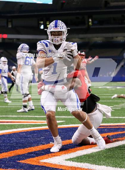 Thumbnail 3 in Wagner vs Veterans Memorial (UIL 5A Quarterfinal Playoff) photogallery.
