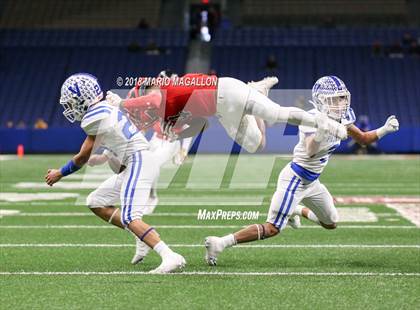 Thumbnail 3 in Wagner vs Veterans Memorial (UIL 5A Quarterfinal Playoff) photogallery.