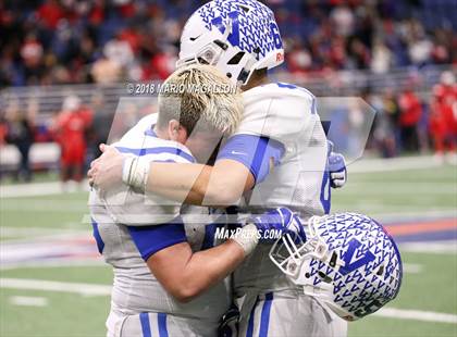 Thumbnail 2 in Wagner vs Veterans Memorial (UIL 5A Quarterfinal Playoff) photogallery.