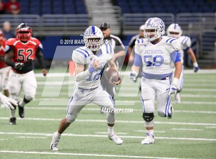 Thumbnail 2 in Wagner vs Veterans Memorial (UIL 5A Quarterfinal Playoff) photogallery.