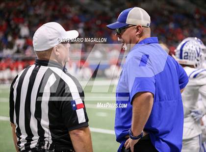 Thumbnail 3 in Wagner vs Veterans Memorial (UIL 5A Quarterfinal Playoff) photogallery.