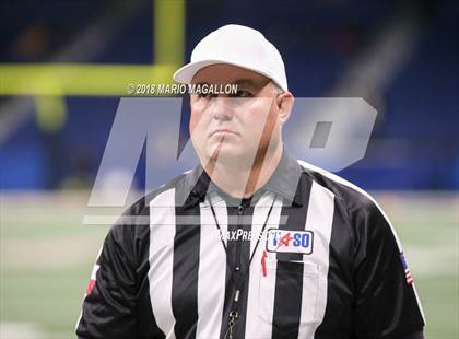 Thumbnail 2 in Wagner vs Veterans Memorial (UIL 5A Quarterfinal Playoff) photogallery.