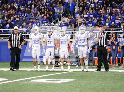 Thumbnail 1 in Wagner vs Veterans Memorial (UIL 5A Quarterfinal Playoff) photogallery.