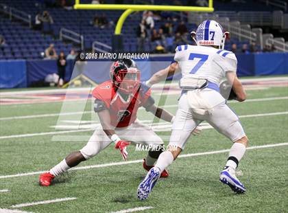 Thumbnail 1 in Wagner vs Veterans Memorial (UIL 5A Quarterfinal Playoff) photogallery.