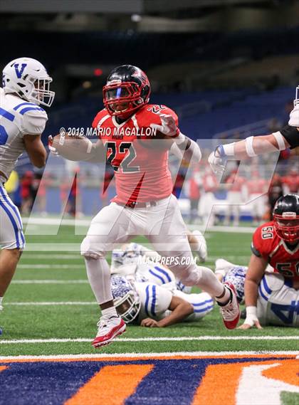 Thumbnail 3 in Wagner vs Veterans Memorial (UIL 5A Quarterfinal Playoff) photogallery.