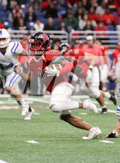 Thumbnail 2 in Wagner vs Veterans Memorial (UIL 5A Quarterfinal Playoff) photogallery.