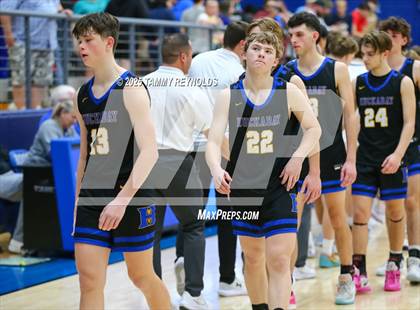 Thumbnail 1 in Huckabay vs. Perrin-Whitt (UIL 1A D1 Basketball Regional Final) photogallery.