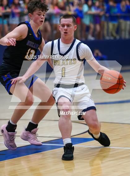 Thumbnail 3 in Huckabay vs. Perrin-Whitt (UIL 1A D1 Basketball Regional Final) photogallery.