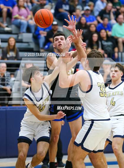 Thumbnail 2 in Huckabay vs. Perrin-Whitt (UIL 1A D1 Basketball Regional Final) photogallery.