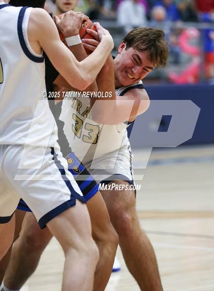 Thumbnail 2 in Huckabay vs. Perrin-Whitt (UIL 1A D1 Basketball Regional Final) photogallery.