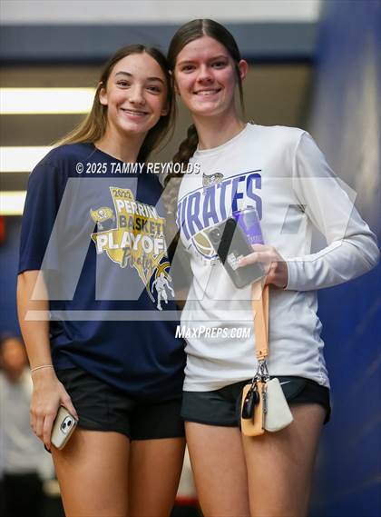 Thumbnail 1 in Huckabay vs. Perrin-Whitt (UIL 1A D1 Basketball Regional Final) photogallery.