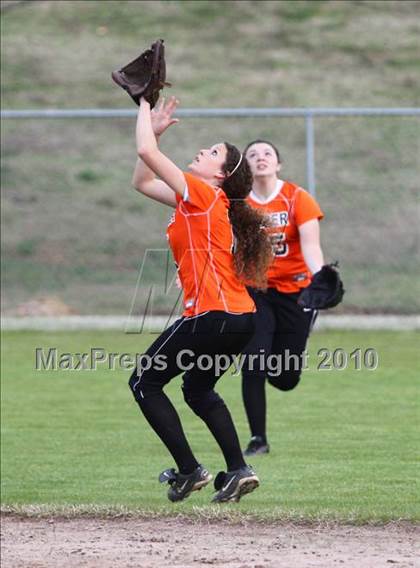 Thumbnail 1 in Gilmer vs Gladewater photogallery.