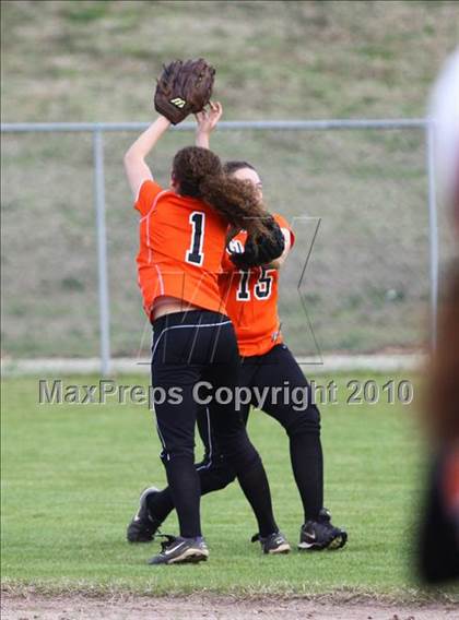Thumbnail 3 in Gilmer vs Gladewater photogallery.