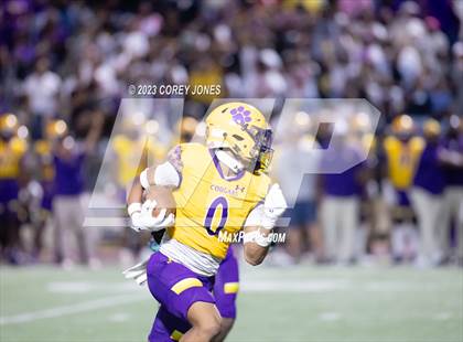 Thumbnail 3 in Holy Cross vs Edna Karr photogallery.