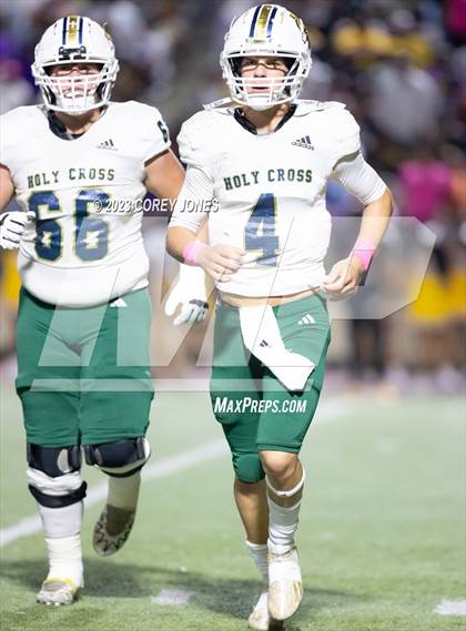 Thumbnail 1 in Holy Cross vs Edna Karr photogallery.