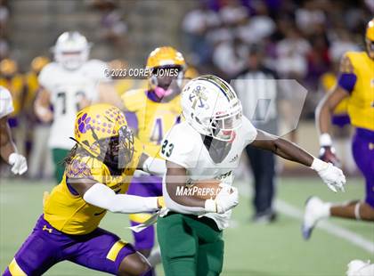 Thumbnail 1 in Holy Cross vs Edna Karr photogallery.