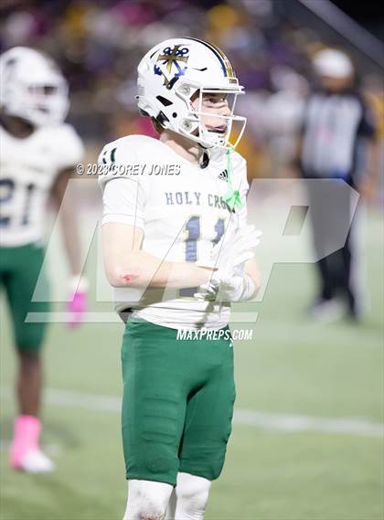 Thumbnail 1 in Holy Cross vs Edna Karr photogallery.