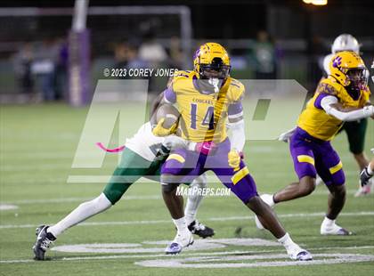 Thumbnail 3 in Holy Cross vs Edna Karr photogallery.
