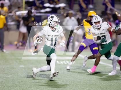 Thumbnail 3 in Holy Cross vs Edna Karr photogallery.