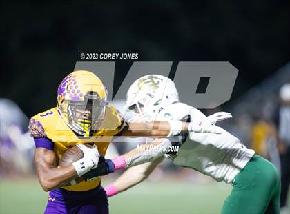 Thumbnail 3 in Holy Cross vs Edna Karr photogallery.