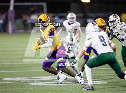 Thumbnail 1 in Holy Cross vs Edna Karr photogallery.
