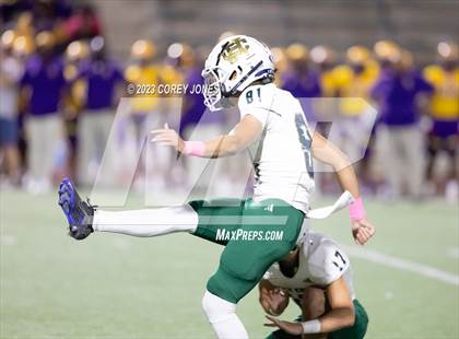 Thumbnail 1 in Holy Cross vs Edna Karr photogallery.