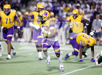 Thumbnail 2 in Holy Cross vs Edna Karr photogallery.
