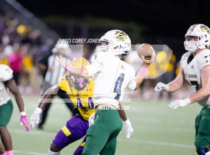Thumbnail 2 in Holy Cross vs Edna Karr photogallery.
