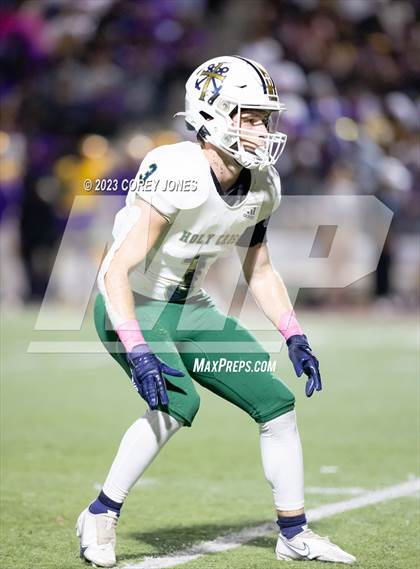 Thumbnail 1 in Holy Cross vs Edna Karr photogallery.