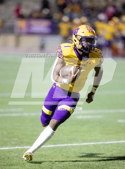 Thumbnail 2 in Holy Cross vs Edna Karr photogallery.