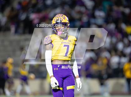 Thumbnail 1 in Holy Cross vs Edna Karr photogallery.