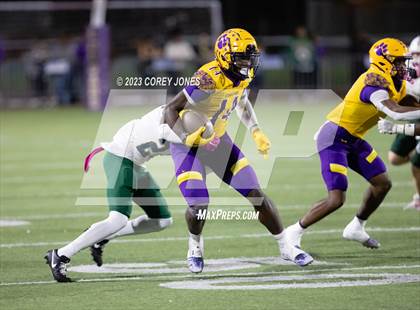 Thumbnail 2 in Holy Cross vs Edna Karr photogallery.