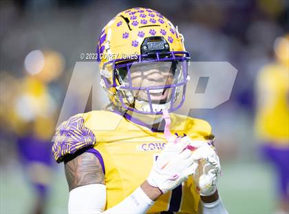 Thumbnail 1 in Holy Cross vs Edna Karr photogallery.