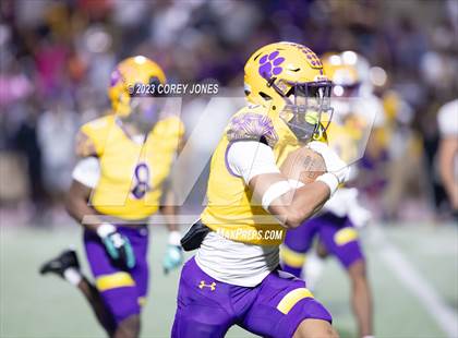 Thumbnail 2 in Holy Cross vs Edna Karr photogallery.