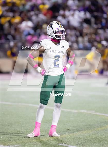 Thumbnail 2 in Holy Cross vs Edna Karr photogallery.