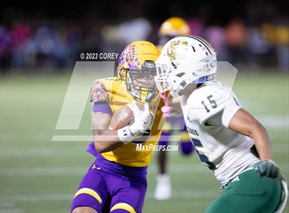 Thumbnail 1 in Holy Cross vs Edna Karr photogallery.