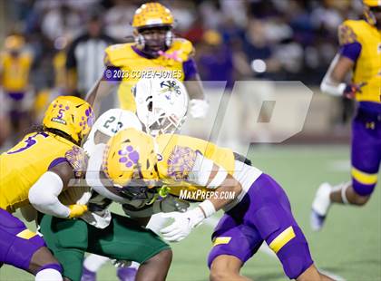 Thumbnail 1 in Holy Cross vs Edna Karr photogallery.