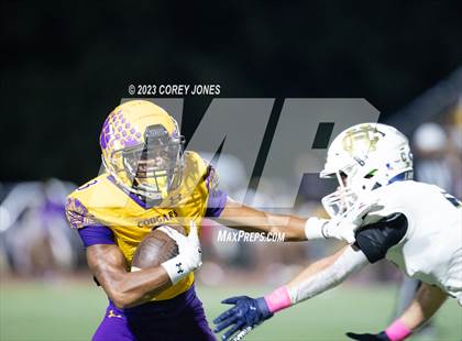 Thumbnail 2 in Holy Cross vs Edna Karr photogallery.