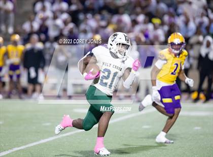 Thumbnail 2 in Holy Cross vs Edna Karr photogallery.