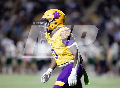 Thumbnail 3 in Holy Cross vs Edna Karr photogallery.