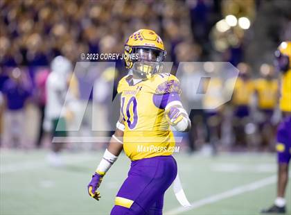 Thumbnail 1 in Holy Cross vs Edna Karr photogallery.