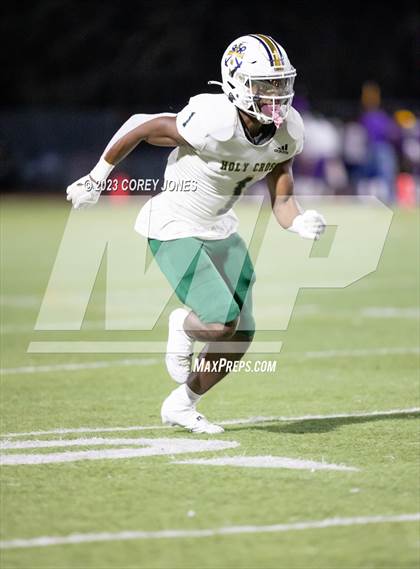Thumbnail 3 in Holy Cross vs Edna Karr photogallery.