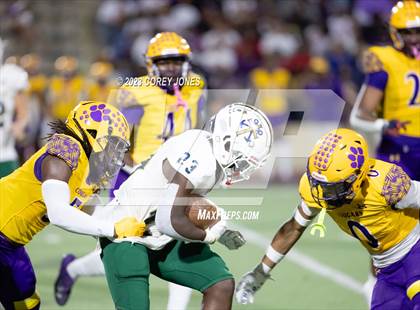 Thumbnail 2 in Holy Cross vs Edna Karr photogallery.