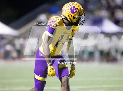 Thumbnail 3 in Holy Cross vs Edna Karr photogallery.