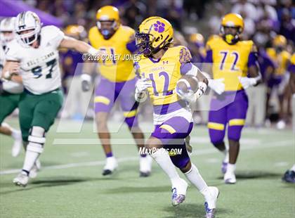 Thumbnail 3 in Holy Cross vs Edna Karr photogallery.