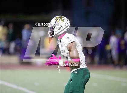 Thumbnail 3 in Holy Cross vs Edna Karr photogallery.