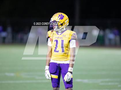 Thumbnail 1 in Holy Cross vs Edna Karr photogallery.