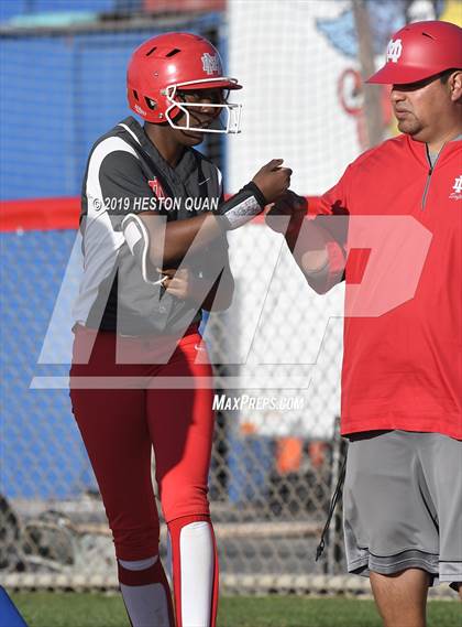 Thumbnail 3 in Mater Dei @ Los Alamitos photogallery.