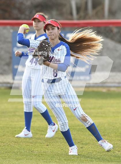 Thumbnail 2 in Mater Dei @ Los Alamitos photogallery.